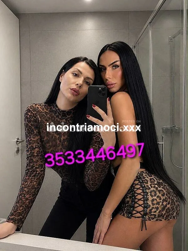 Coppia Di Due Trans