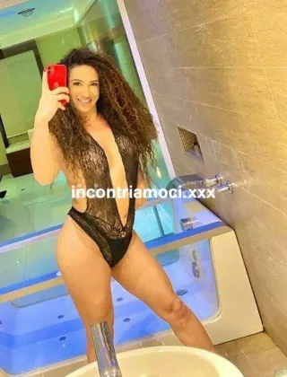10 - Bella Trans Trans Bari - 3508794932