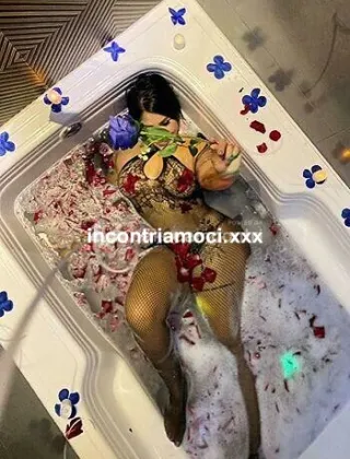 32 - Victoria Escort Crotone - 3508712373