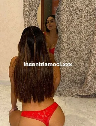 2 - Victoria Escort Bari - 3508653787