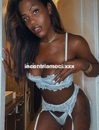 18 - Sofhia Padrona Trans Milano - 3295535487
