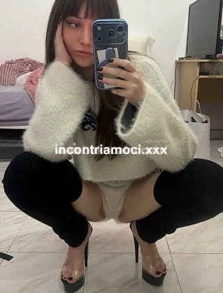 3896222698 - Giulia 22 Escort Cuneo
