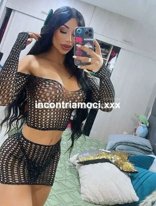 19 - Suellen Parisi Trans Genova - 3509450798
