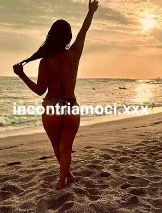 3509224184 - Una Ragazza Semplice Che Bole Divertirse