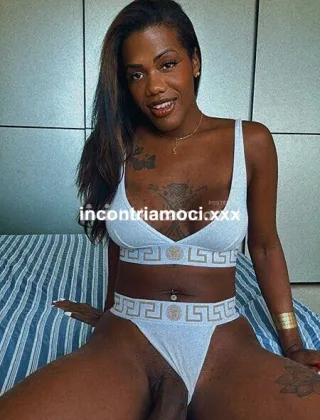 14 - Sofhia Padrona Trans Milano - 3295535487