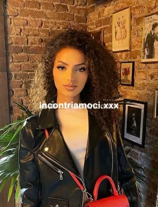 3427755764 - Ciao A Tutti, Sono Esattamente Come Mi Vedi , Una