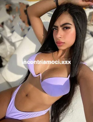 3518256049 - Costa Volpino Novita In Citta Camila La Piu Porca