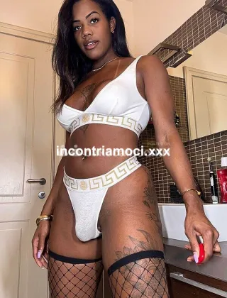 32 - Sofhia Padrona Trans Milano - 3924647421