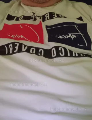 3490683554 - Uomo Cerca Donna