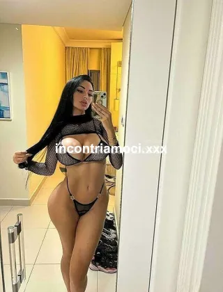 3924880339 - Nikol Elegantissima A Potenza Studentessa 18 Anni