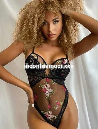9 - Laura Escort Teramo - 3509738418