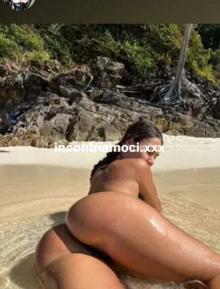 3882527641 - Laura,Dolce E Passionale..