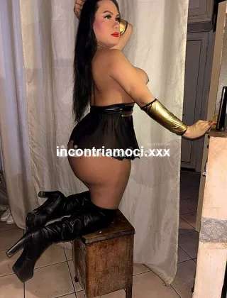 33 - Yanira Trans Lucca - 3343221221